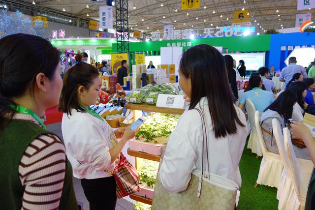 “互聯(lián)網(wǎng)+”農(nóng)業(yè)模式齊聚成都農(nóng)博會(huì)，尚作有機(jī)產(chǎn)品成焦點(diǎn)